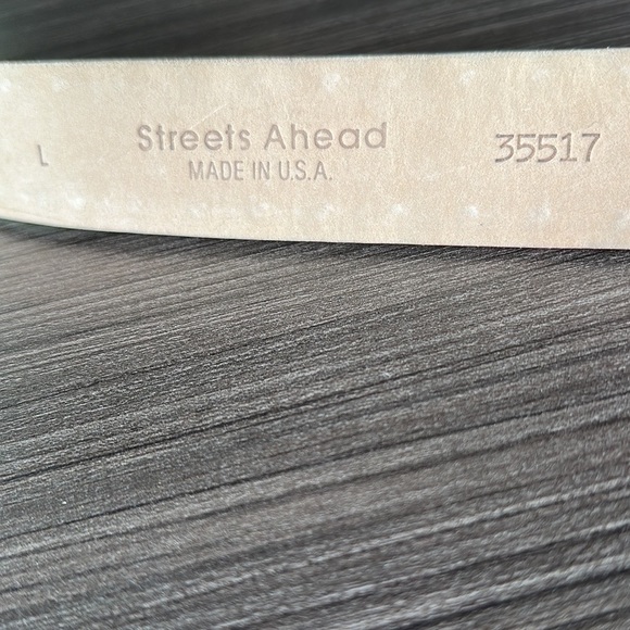 Streets Ahead Studded & painted Leather Belt size L - Picture 9 of 10